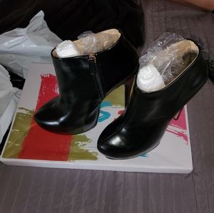 Shoe Bootie